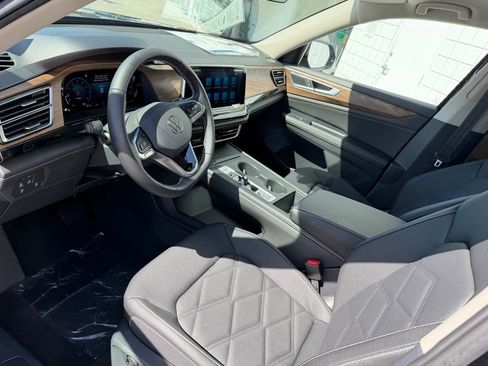 New 2026 Volkswagen Atlas SE AWD/4WD image 2