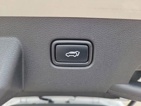 Used 2025 Kia Sportage SX image 10