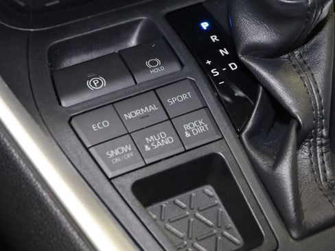 Used 2019 Toyota RAV4 XLE Premium AWD/4WD image 27
