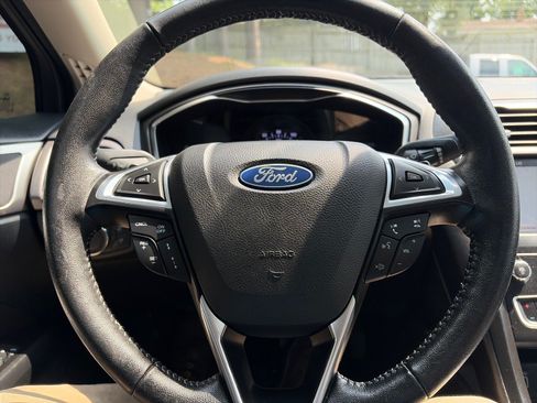 Used 2019 Ford Fusion SE w/ Equipment Group 151A FWD image 26
