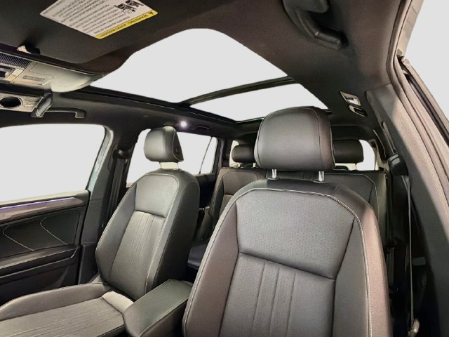 Used 2022 Volkswagen Tiguan SE R-Line FWD image 18