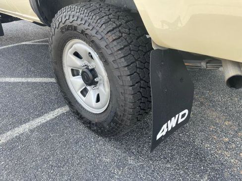 Used 1987 Toyota Pickup 4x4 Regular Cab image 9