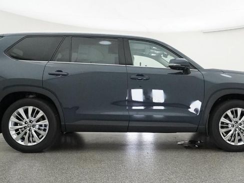 New 2026 Toyota Grand Highlander AWD image 27