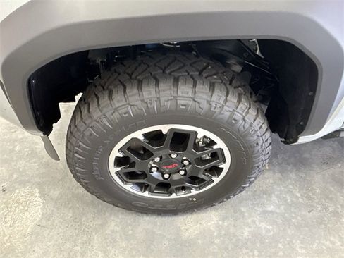 New 2025 Toyota Tacoma TRD Off-Road image 3