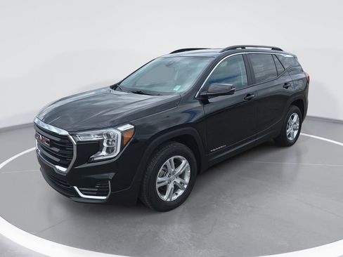 Certified 2023 GMC Terrain SLE w/ Driver Convenience Package AWD/4WD image 9