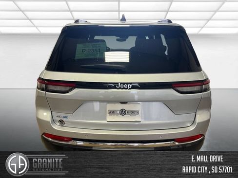 Used 2024 Jeep Grand Cherokee Limited 4xe AWD/4WD image 4