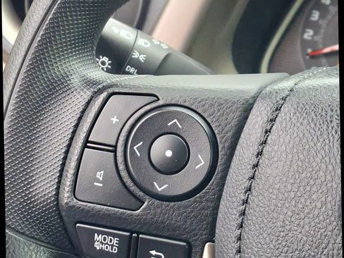 Used 2013 Toyota RAV4 LE FWD image 23
