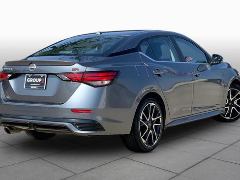Used 2025 Nissan Sentra SR FWD image 13