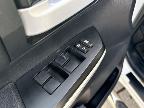 Used 2015 Toyota Tundra SR5 image 17