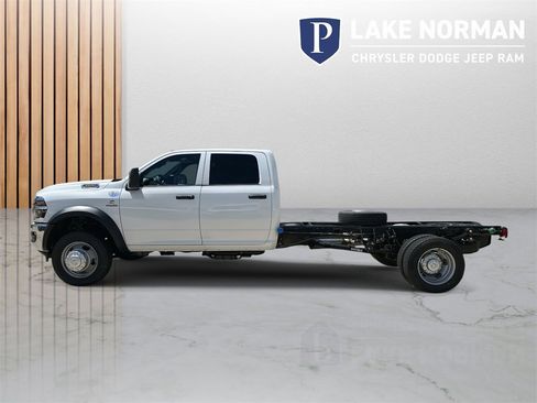 New 2025 RAM 4500 Tradesman w/ Chrome Appearance Group image 6