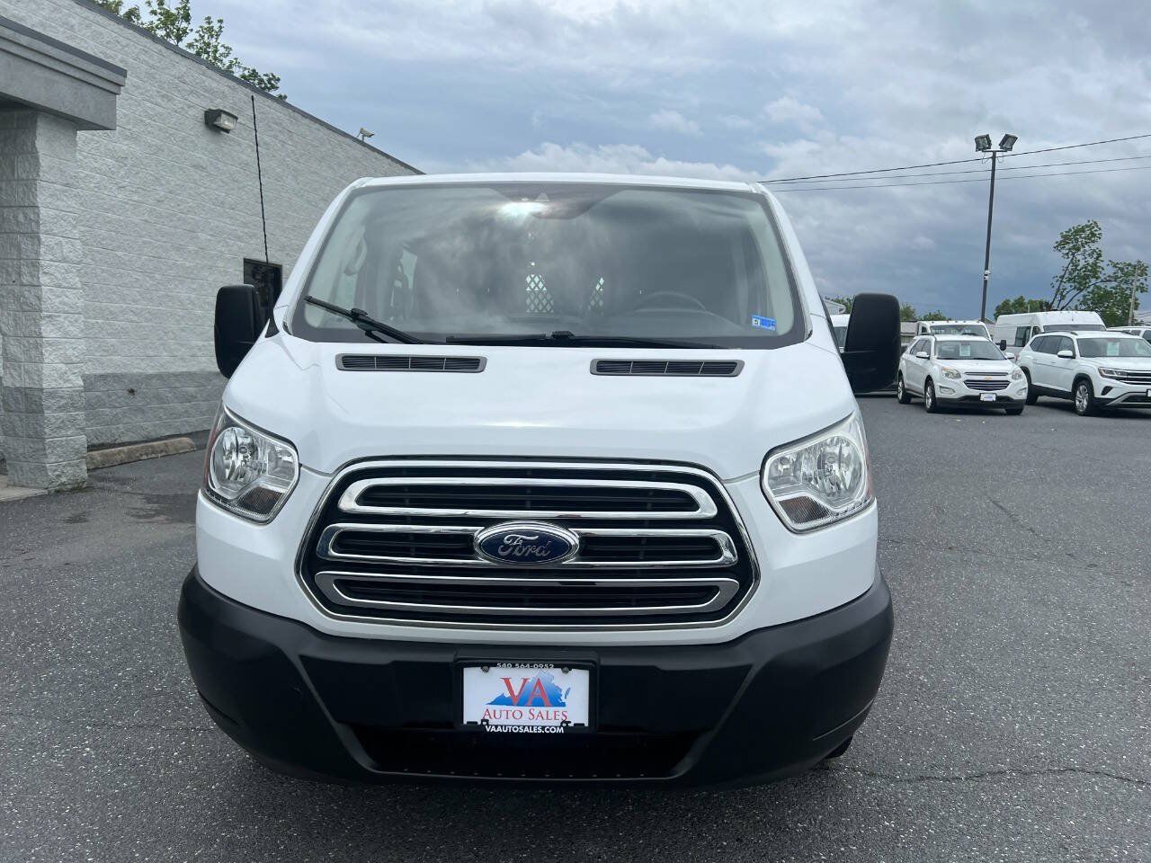Used 2019 Ford Transit 250 130 Low Roof w/ Exterior Upgrade Package RWD image 28