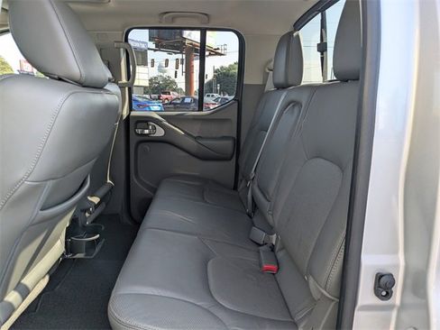 Used 2019 Nissan Frontier SL image 18