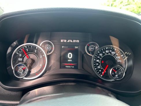 Used 2024 RAM 3500 Tradesman w/ Chrome Appearance Group AWD/4WD image 12