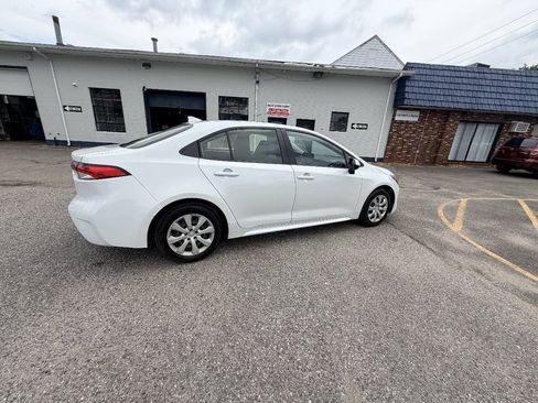 Used 2022 Toyota Corolla LE FWD image 26