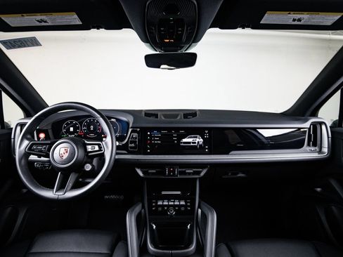 Certified 2026 Porsche Cayenne AWD/4WD image 25