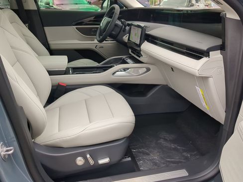 New 2026 Lincoln Nautilus Premier w/ Equipment Group 102A AWD/4WD image 24