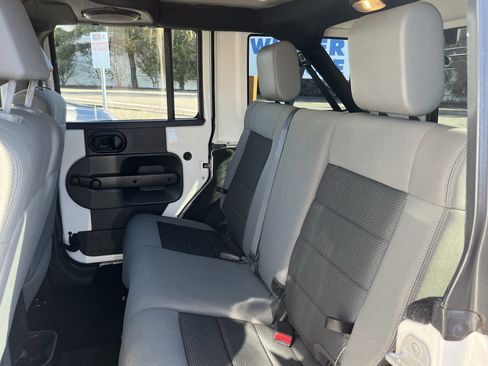 Used 2009 Jeep Wrangler X image 15