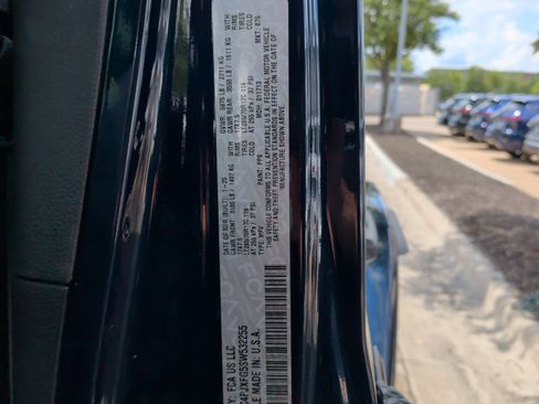 Used 2025 Jeep Wrangler Unlimited Rubicon AWD/4WD image 34