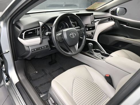 Used 2021 Toyota Camry SE w/ Cold Weather Package AWD/4WD image 10