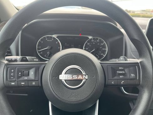 Used 2023 Nissan Rogue S FWD image 27