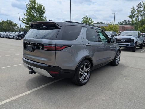 Used 2023 Land Rover Discovery Metropolitan Edition AWD/4WD image 4