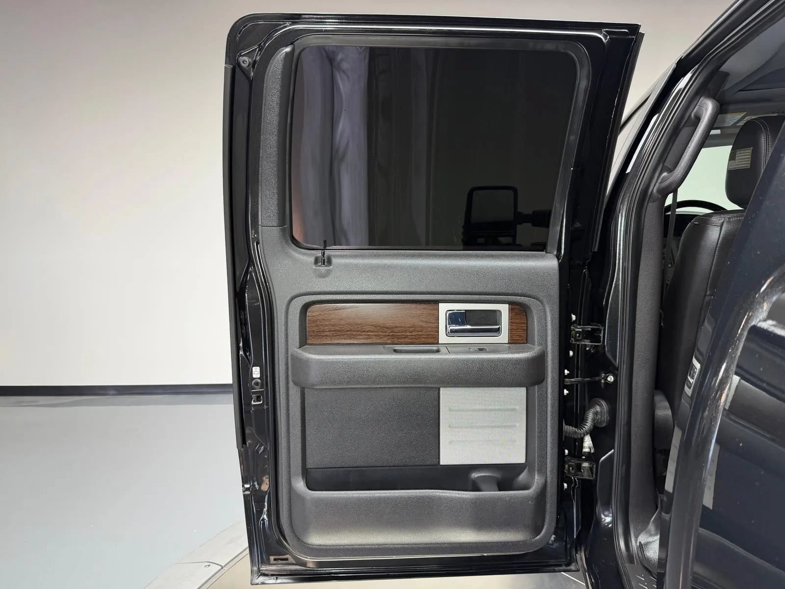 Used 2013 Ford F150 Lariat w/ Luxury Equipment Group AWD/4WD image 12