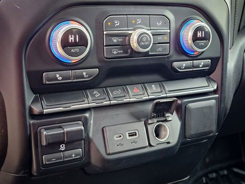 Certified 2022 GMC Sierra 3500 SLE w/ SLE Convenience Package image 26