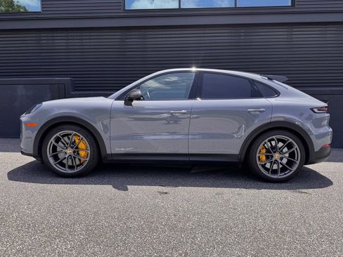 Certified 2024 Porsche Cayenne Turbo GT AWD/4WD image 2