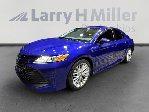 Used 2018 Toyota Camry XLE image 1