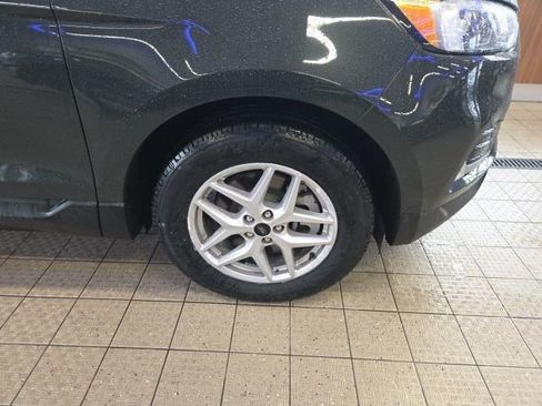 Used 2024 Ford Edge SEL w/ Convenience Package image 5