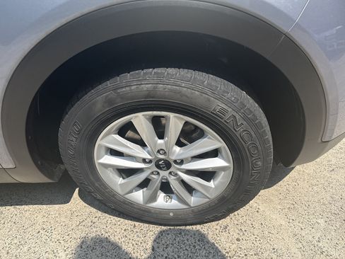 Used 2020 Kia Sorento LX FWD image 12