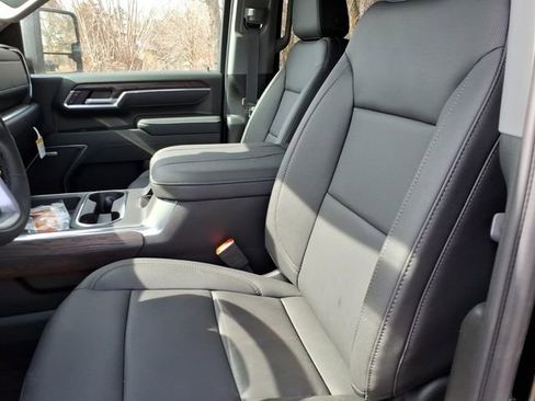 New 2026 GMC Sierra 3500 SLT w/ SLT Premium Package AWD/4WD image 19