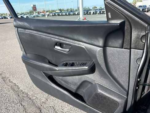 Used 2025 Nissan Sentra SV FWD image 12