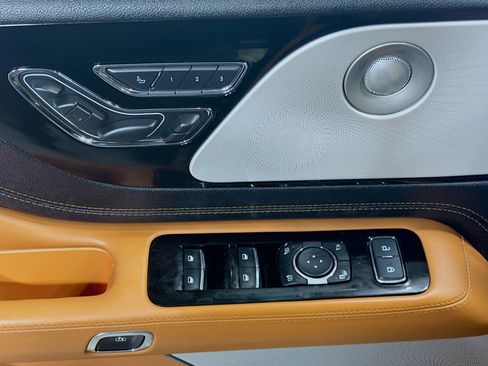 Used 2024 Lincoln Aviator Black Label w/ Class IV Trailer Tow Package image 24