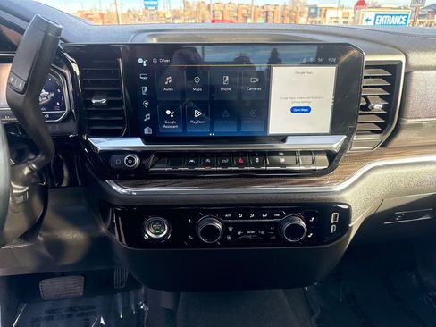 Used 2024 Chevrolet Silverado 1500 LT image 18