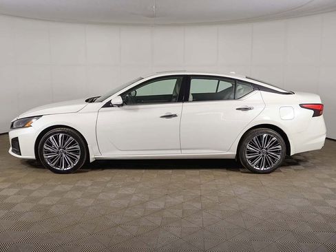 Used 2024 Nissan Altima 2.5 SL image 13