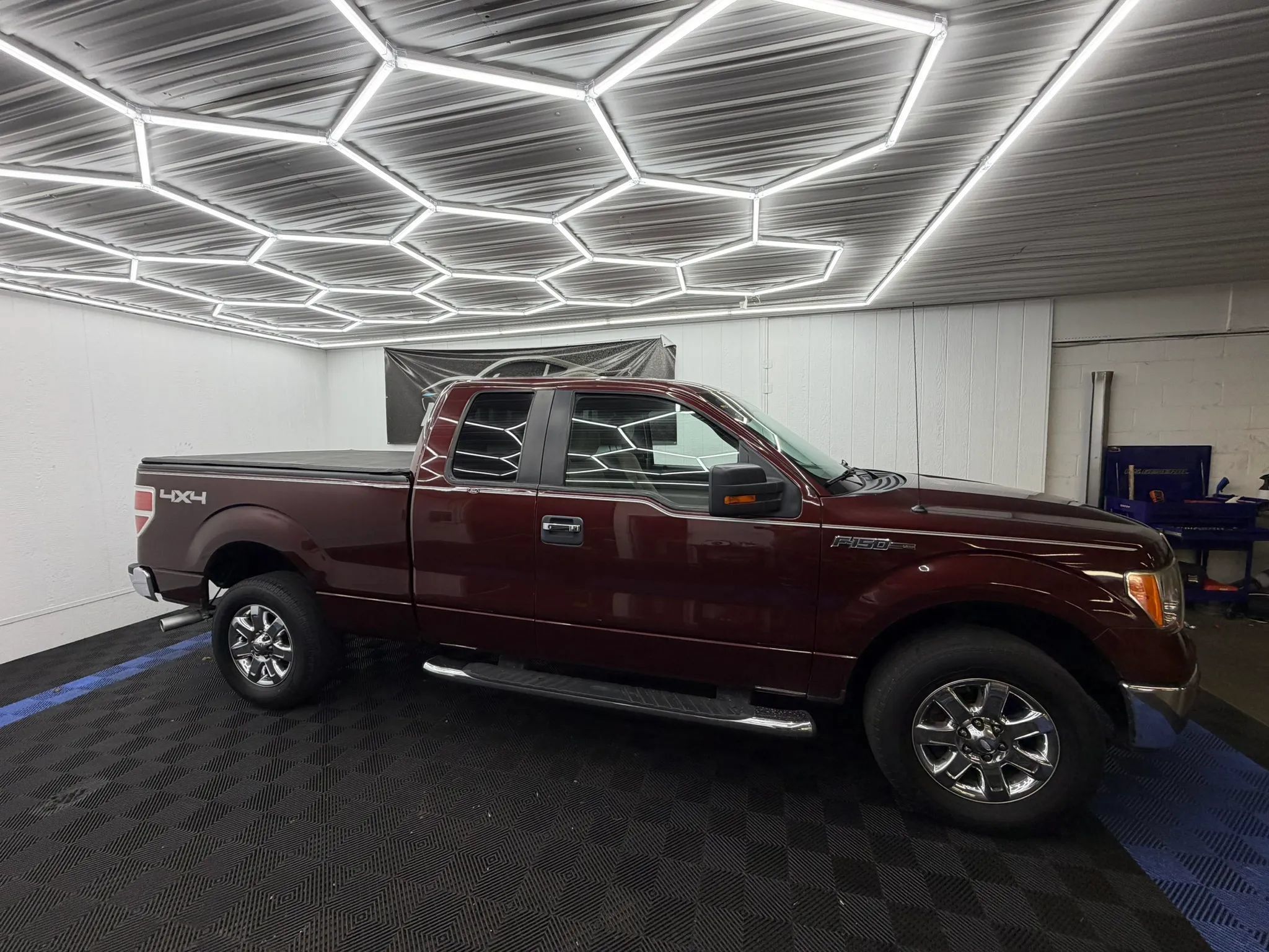 Used 2010 Ford F150 XLT AWD/4WD image 2