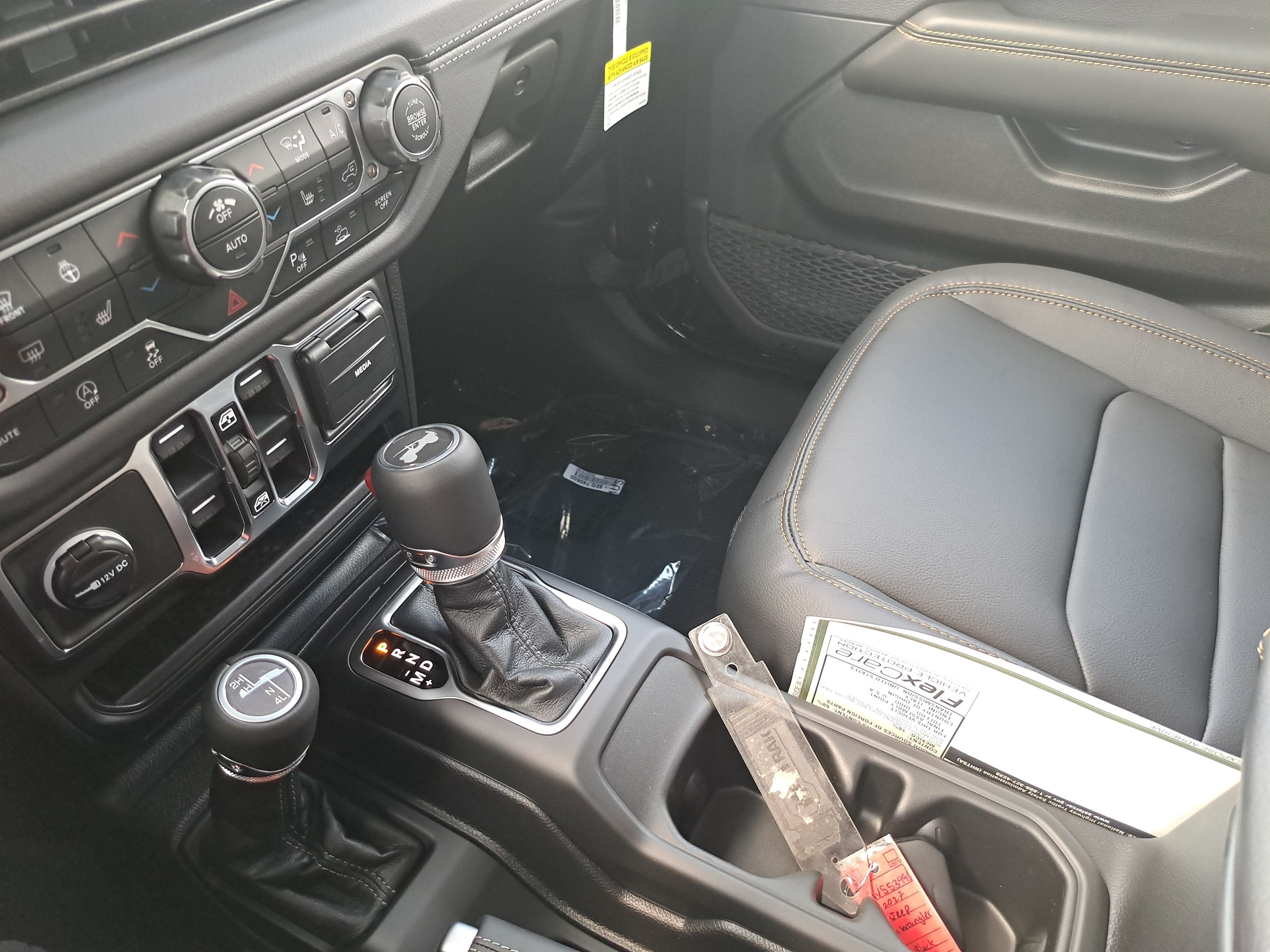 New 2027 Jeep Wrangler Unlimited Sahara AWD/4WD image 20