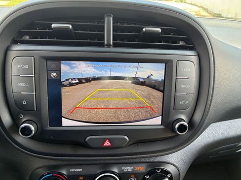 Used 2025 Kia Soul LX w/ LX Technology Package image 22