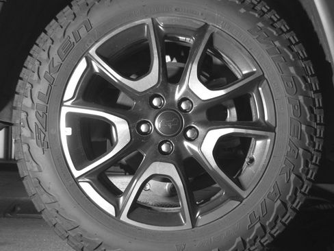 Used 2025 Jeep Compass Trailhawk AWD/4WD image 15