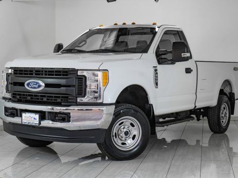 Used 2017 Ford F350 XL image 4