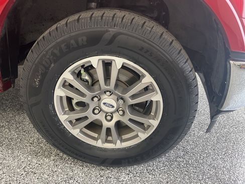 Used 2020 Ford F150 Lariat w/ FX4 Off-Road Package image 9