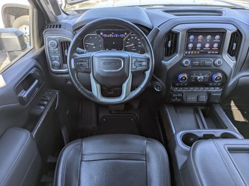 Certified 2022 GMC Sierra 2500 Denali w/ Denali Black Diamond Edition image 15