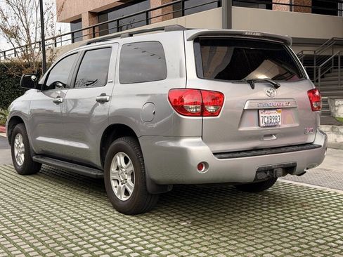 Used 2013 Toyota Sequoia SR5 image 7