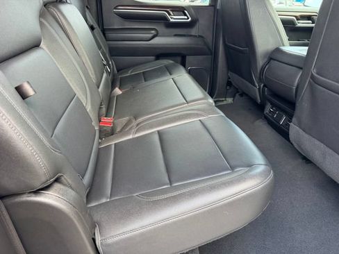 Certified 2024 GMC Sierra 1500 SLT RWD image 9