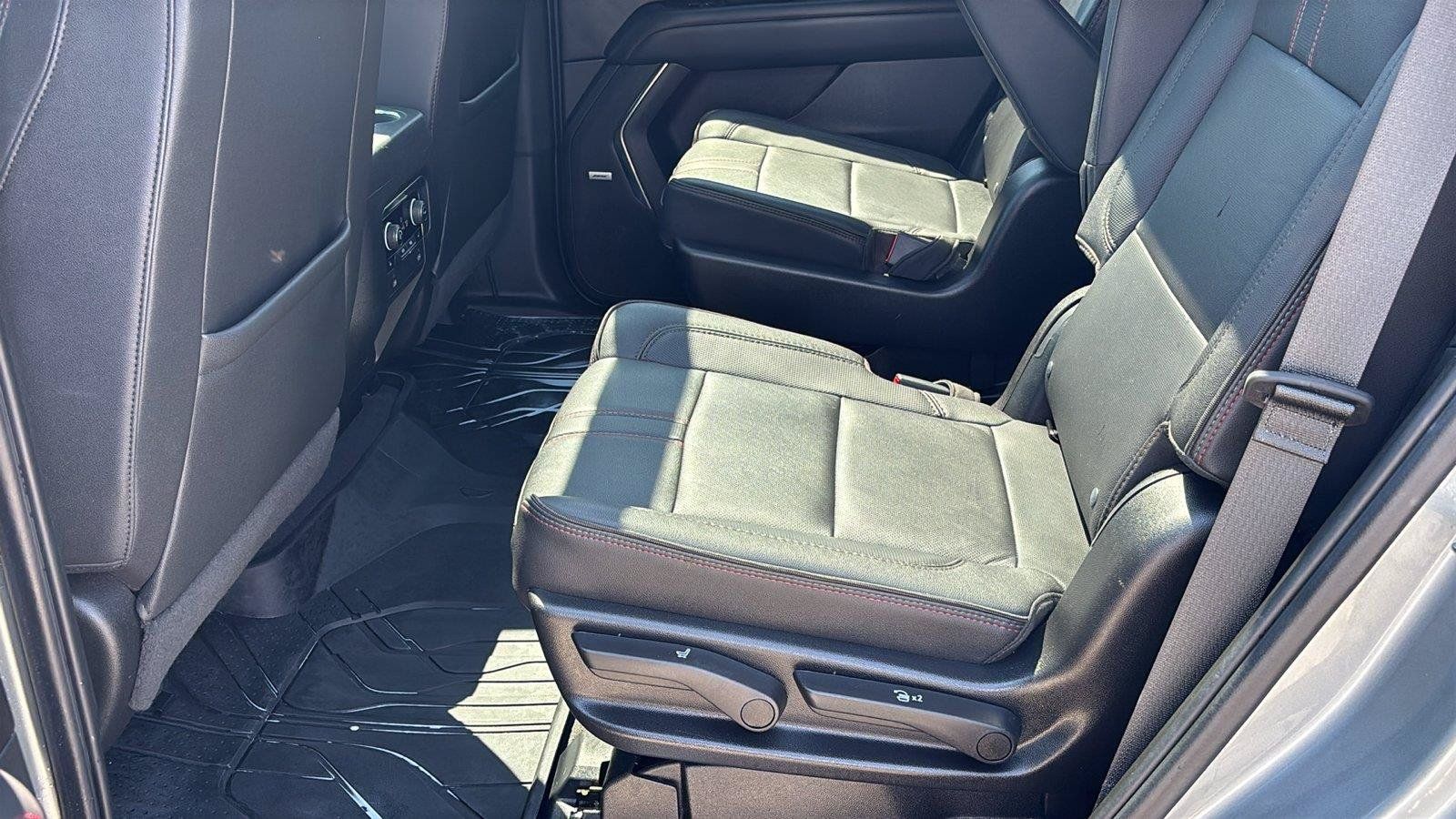 Used 2024 Chevrolet Tahoe RST w/ Luxury Package RWD image 17