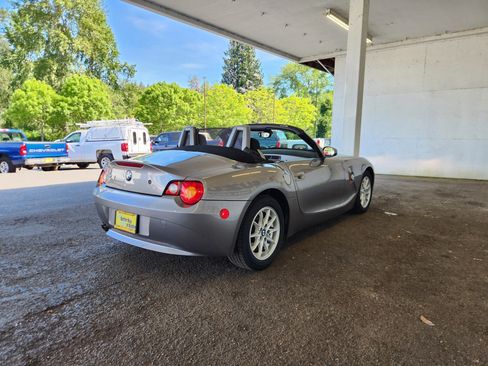 Used 2004 BMW Z4 2.5i RWD image 3