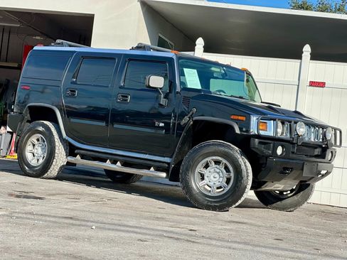 Used 2003 HUMMER H2 w/ Preferred Equipment Group image 3