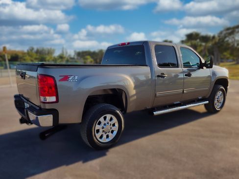 Used 2013 GMC Sierra 2500 SLE w/ SLE Preferred Package image 5