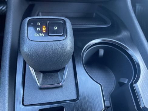 Used 2023 Nissan Rogue SV image 17